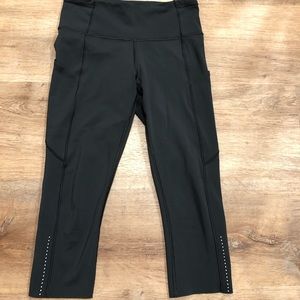 EUC Fast and Free Reflective Crop 19” 6 Grey